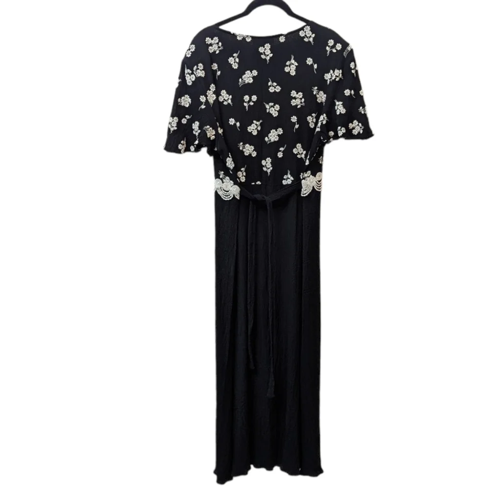 ULTRA Dress NY White Floral & Embroidery on Black Tie-Behind Plus Dress (18) - Picture 2 of 6